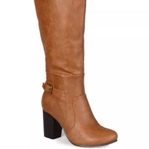 Journey Collection Women’s Carver Boot